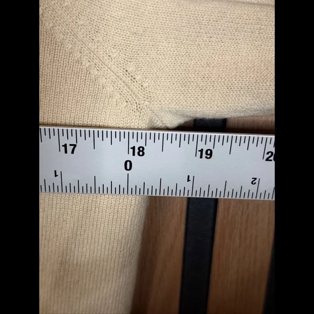 TSE Sweater Medium Womens Beige 100% Pure Cashmere Button Front Cardigan